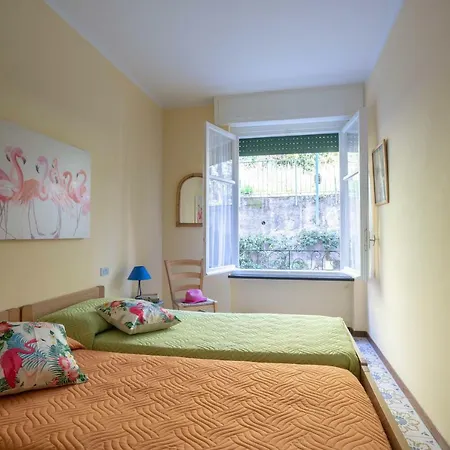 Costamare Apartmán *