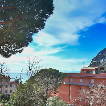 Costamare Apartment